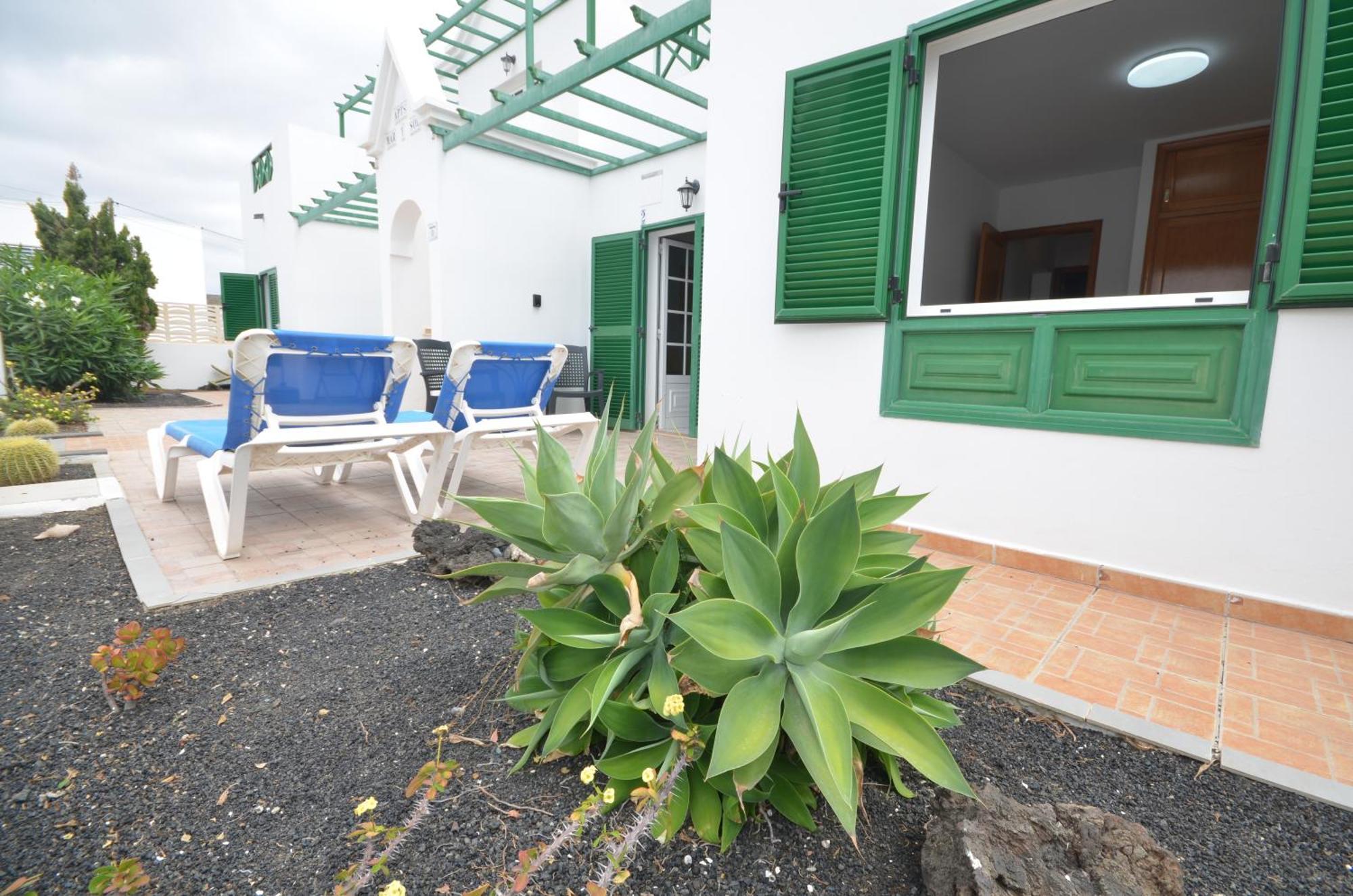Marysol 1 Apartment With Terrace Close To The Sea Punta Mujeres Exteriör bild